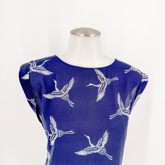 Chic Women's Blue Crane Pattern Blouse - Picture 2 of 6